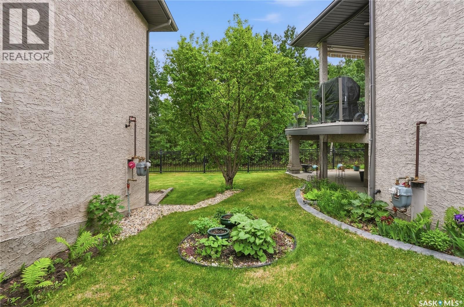 11 301 Cartwright Terrace, Saskatoon, SK - Outdoor