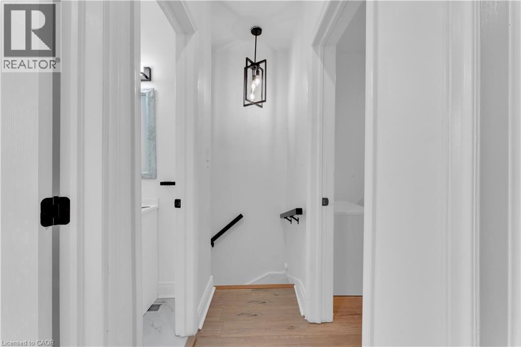 237 West Avenue N, Hamilton, ON - Indoor Photo Showing Other Room