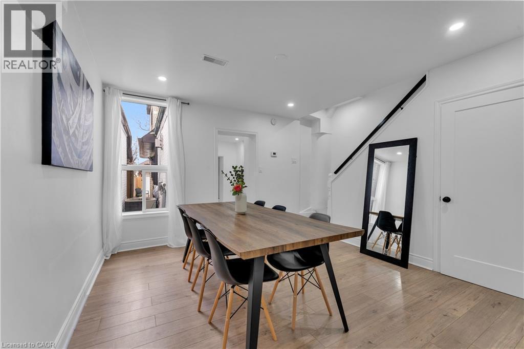 237 West Avenue N, Hamilton, ON - Indoor Photo Showing Dining Room