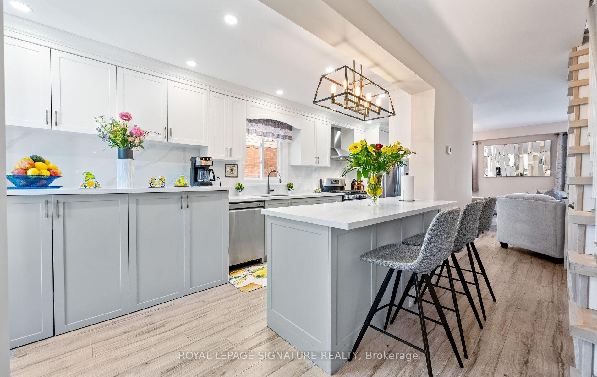 12 Hewitt Crescent, Ajax, ON - Indoor Photo Showing Kitchen