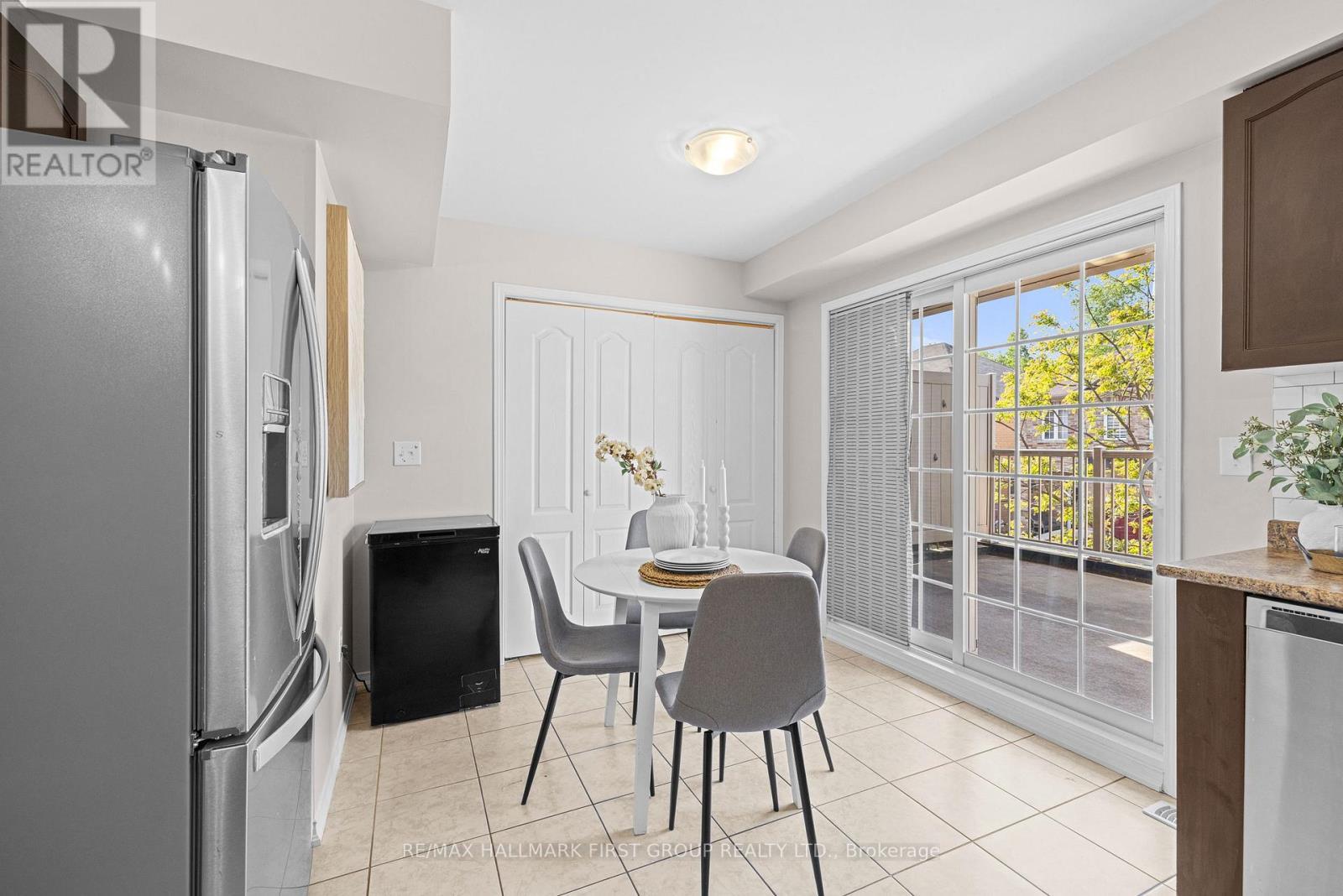 17 Edison Way, Whitby, ON - Indoor Photo Showing Dining Room