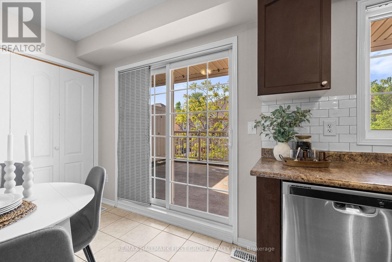 17 Edison Way, Whitby, ON - Indoor