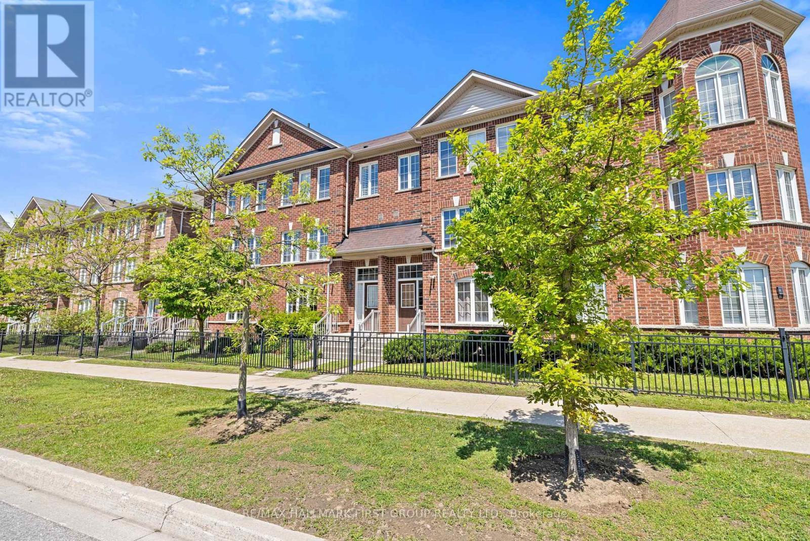 17 Edison Way, Whitby, ON - Outdoor