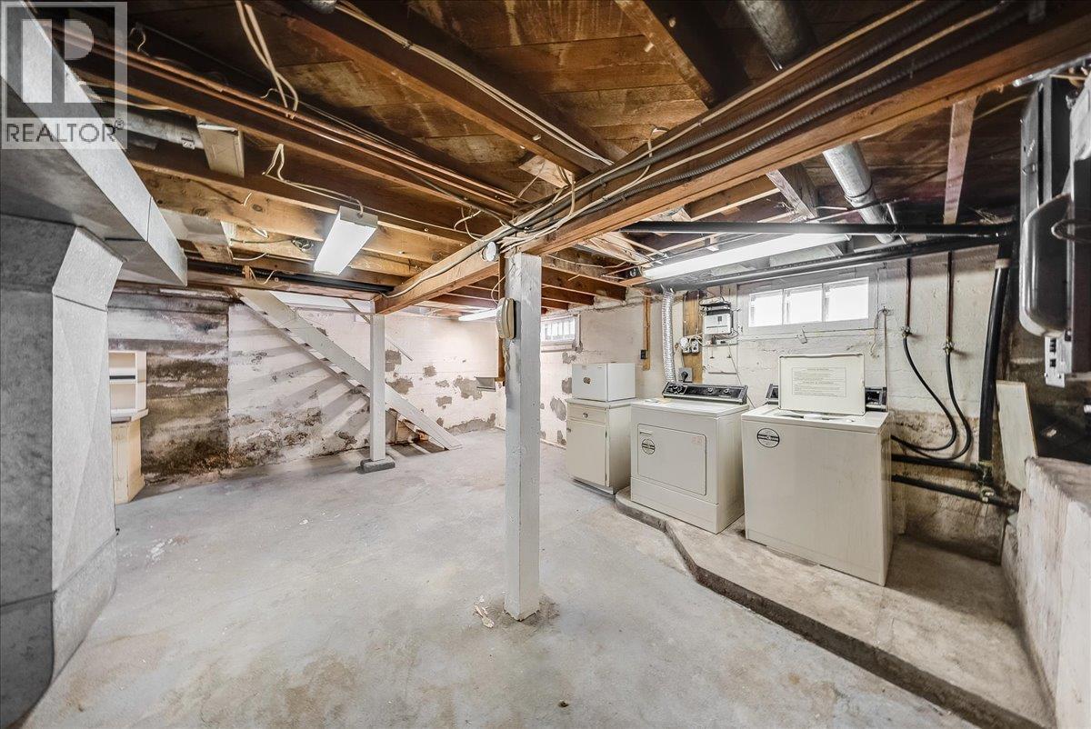 426 Austad Lane, Trail, BC - Indoor Photo Showing Basement