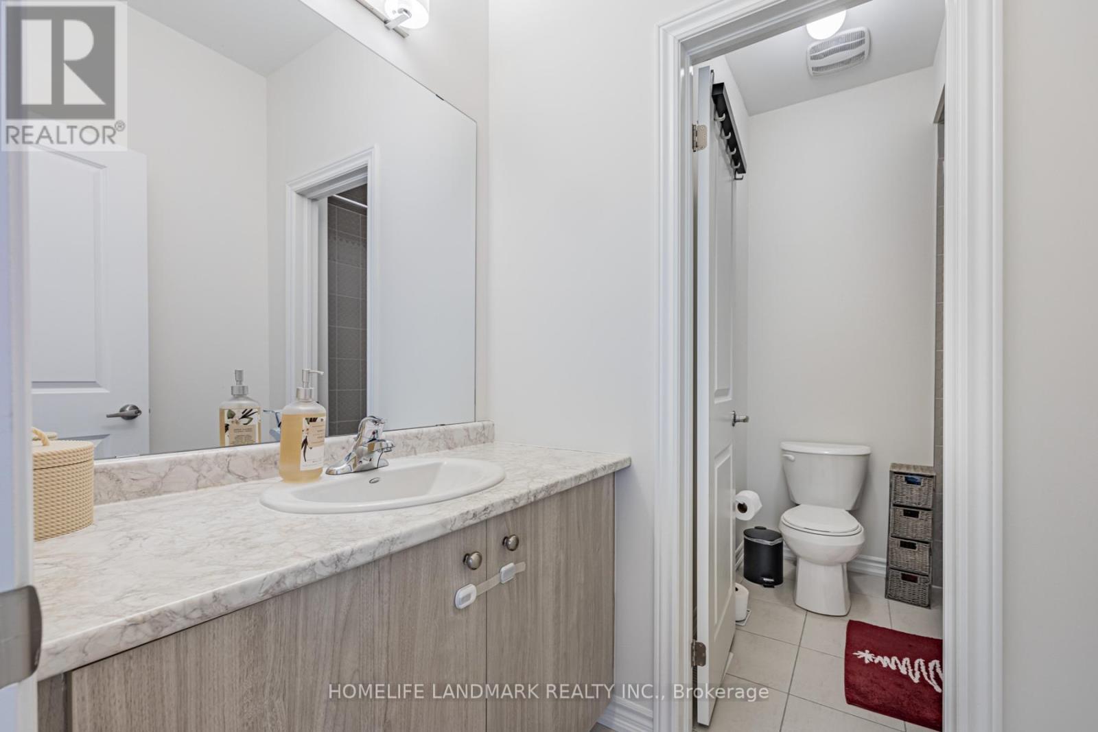 1102 Pisces Trail, Pickering, ON - Indoor Photo Showing Bathroom