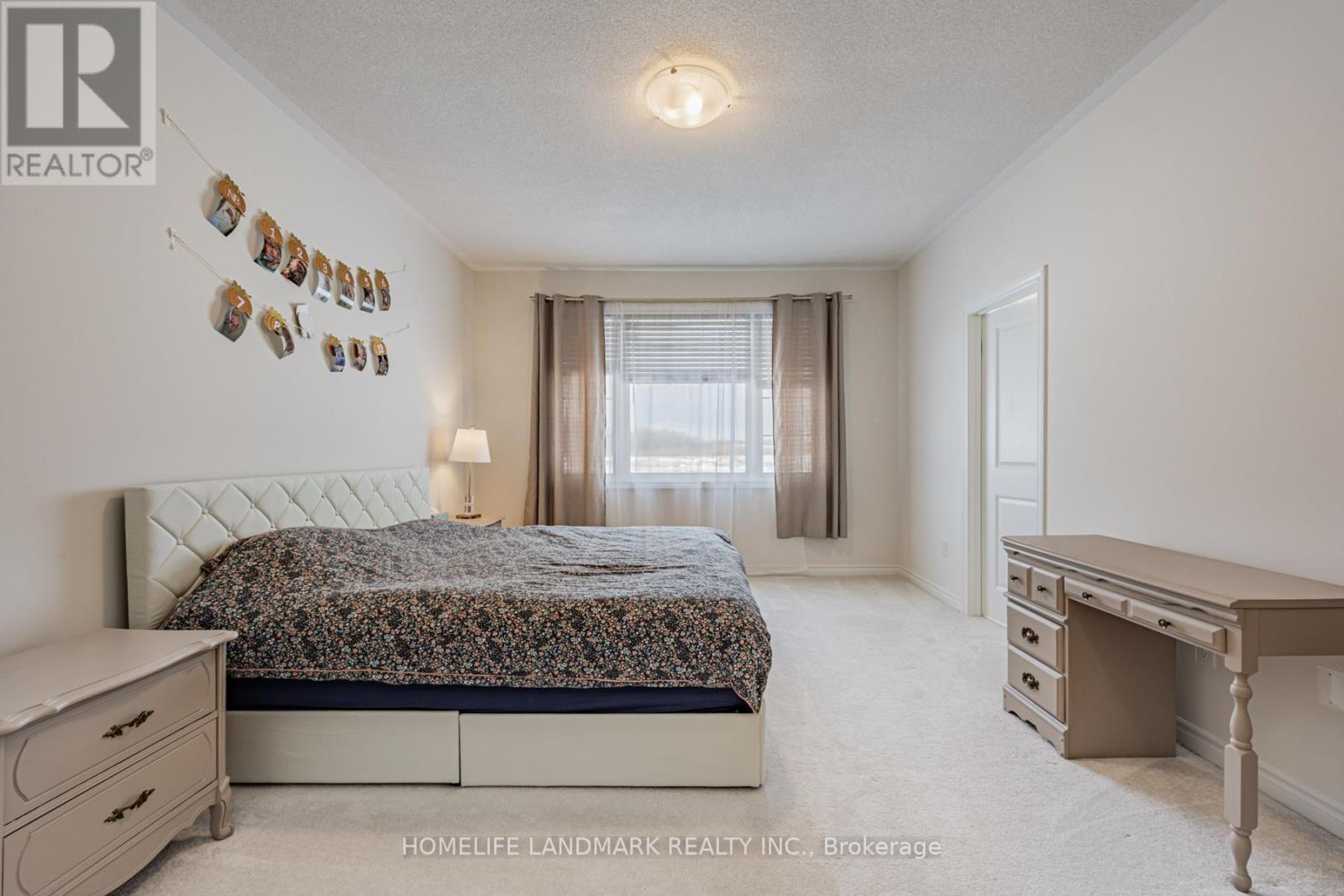 1102 Pisces Trail, Pickering, ON - Indoor Photo Showing Bedroom