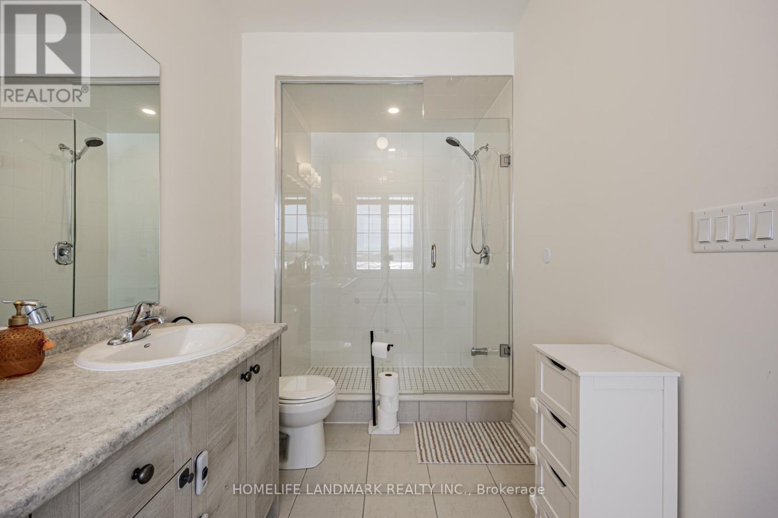1102 Pisces Trail, Pickering, ON - Indoor Photo Showing Bathroom