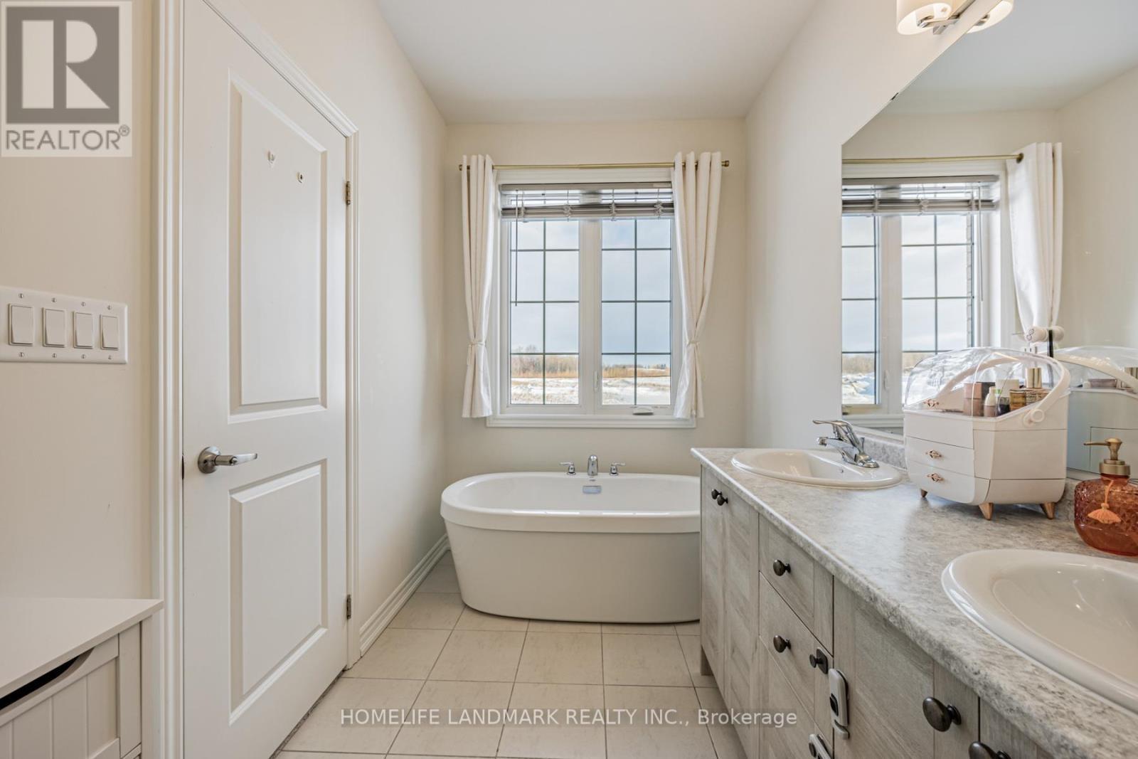 1102 Pisces Trail, Pickering, ON - Indoor Photo Showing Bathroom