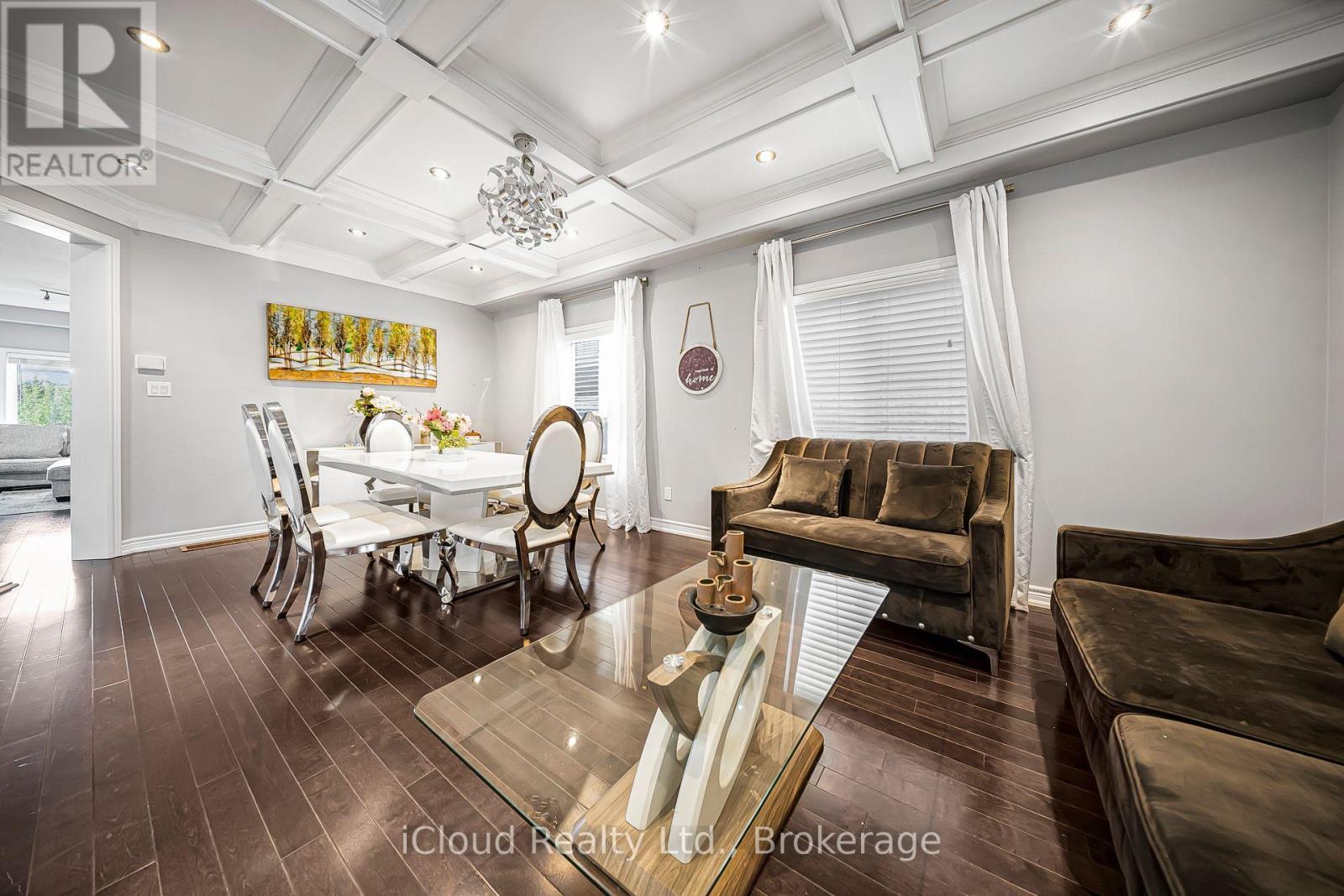 795 Robert Ferrie Drive, Kitchener, ON - Indoor Photo Showing Dining Room