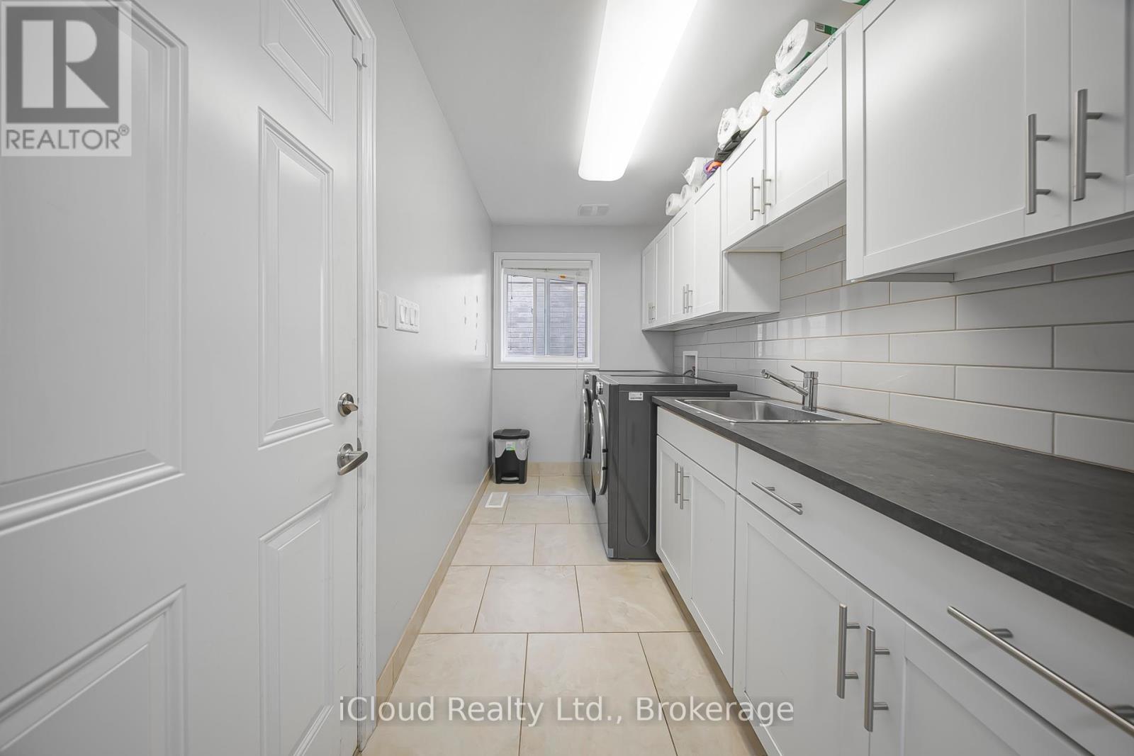 795 Robert Ferrie Drive, Kitchener, ON - Indoor Photo Showing Other Room