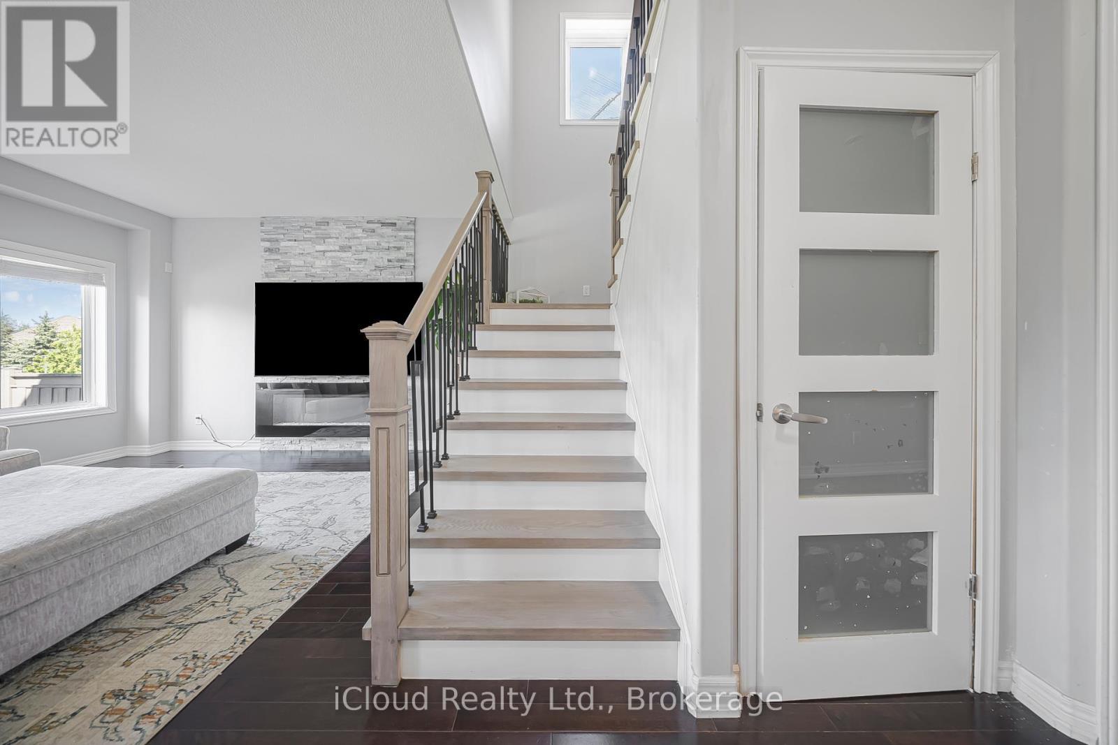 795 Robert Ferrie Drive, Kitchener, ON - Indoor Photo Showing Other Room