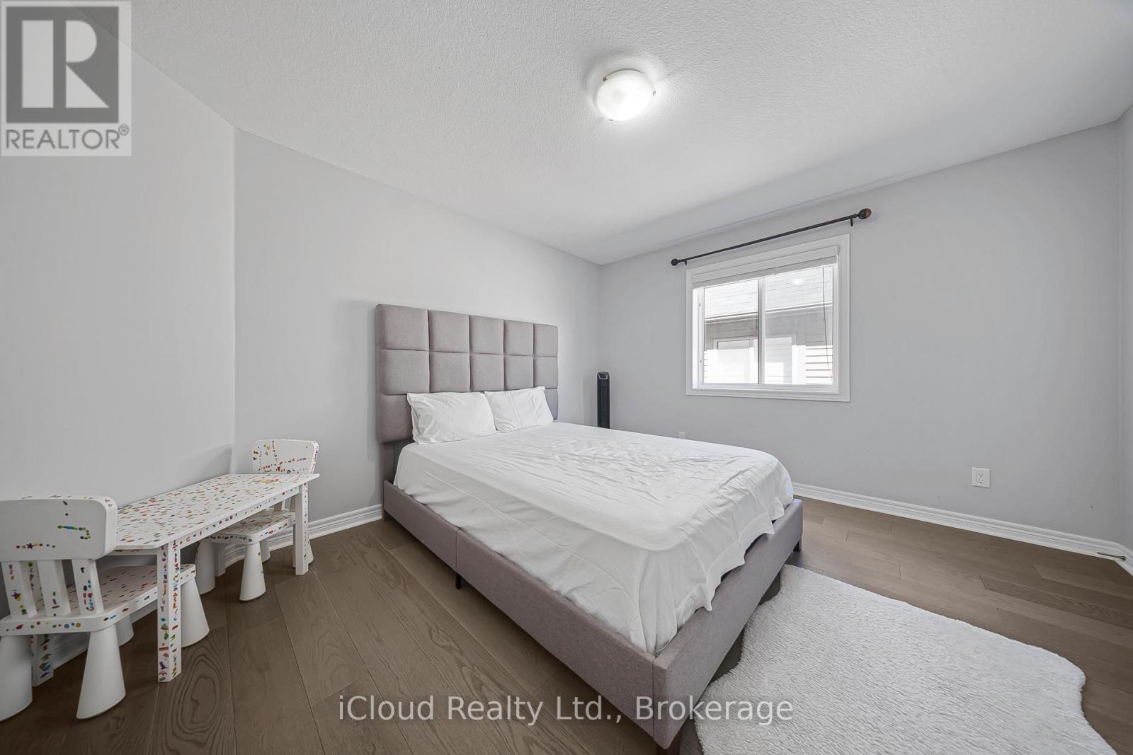 795 Robert Ferrie Drive, Kitchener, ON - Indoor Photo Showing Bedroom