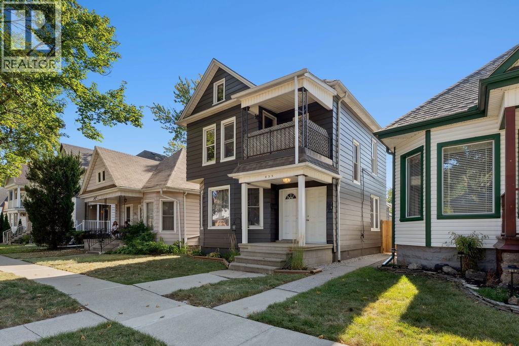 855 Lincoln Road, Windsor, ON - Outdoor With Facade