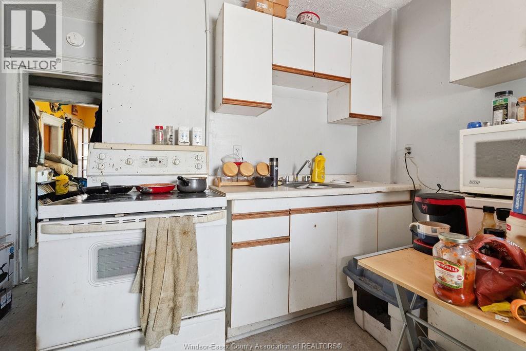 855 Lincoln Road, Windsor, ON - Indoor Photo Showing Kitchen