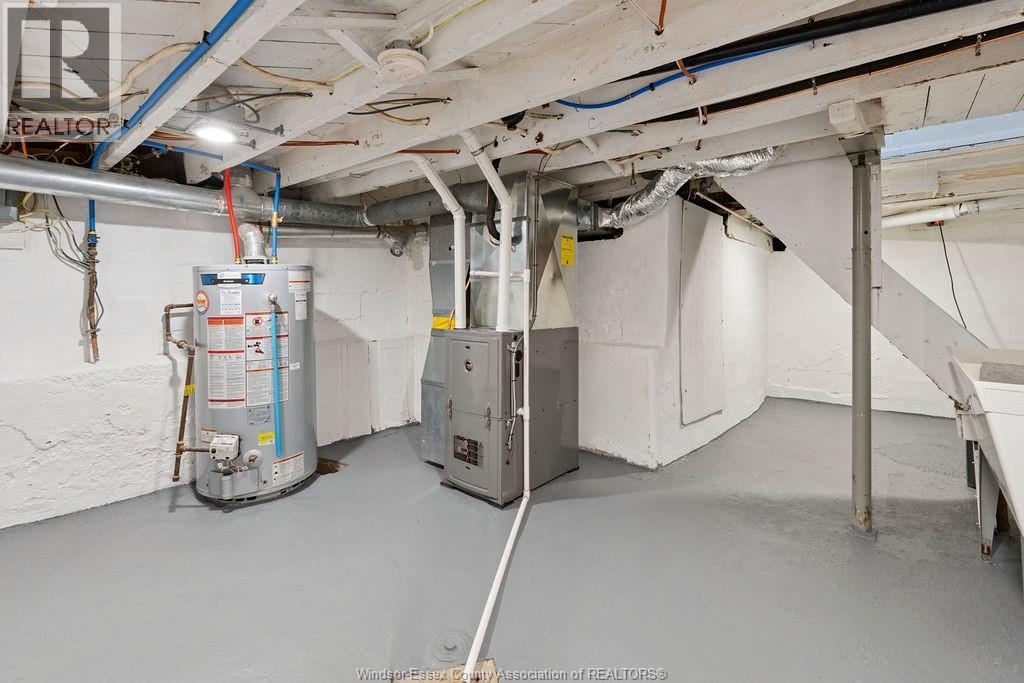 855 Lincoln Road, Windsor, ON - Indoor Photo Showing Basement