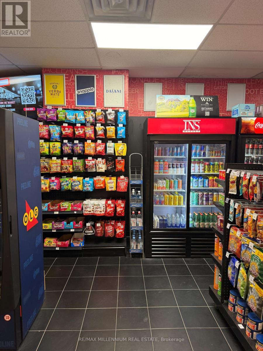 M211 - 777 Bay Street, Toronto, ON