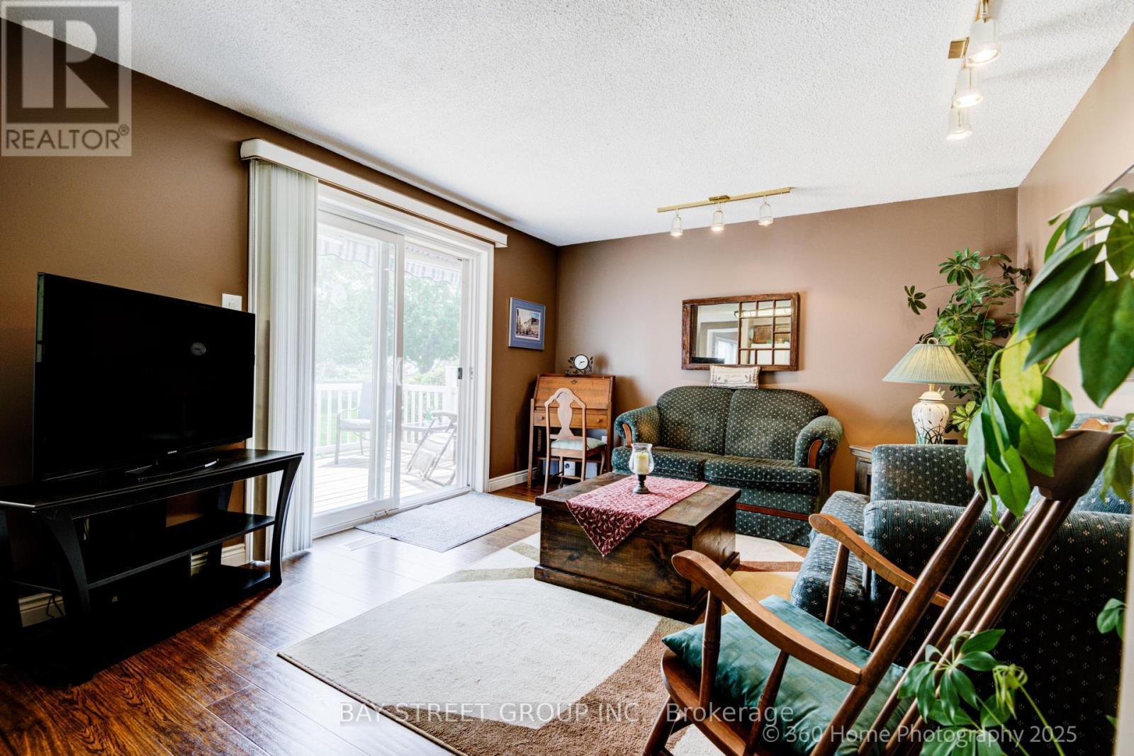 50 Turtle Path, Ramara, ON - Indoor Photo Showing Living Room