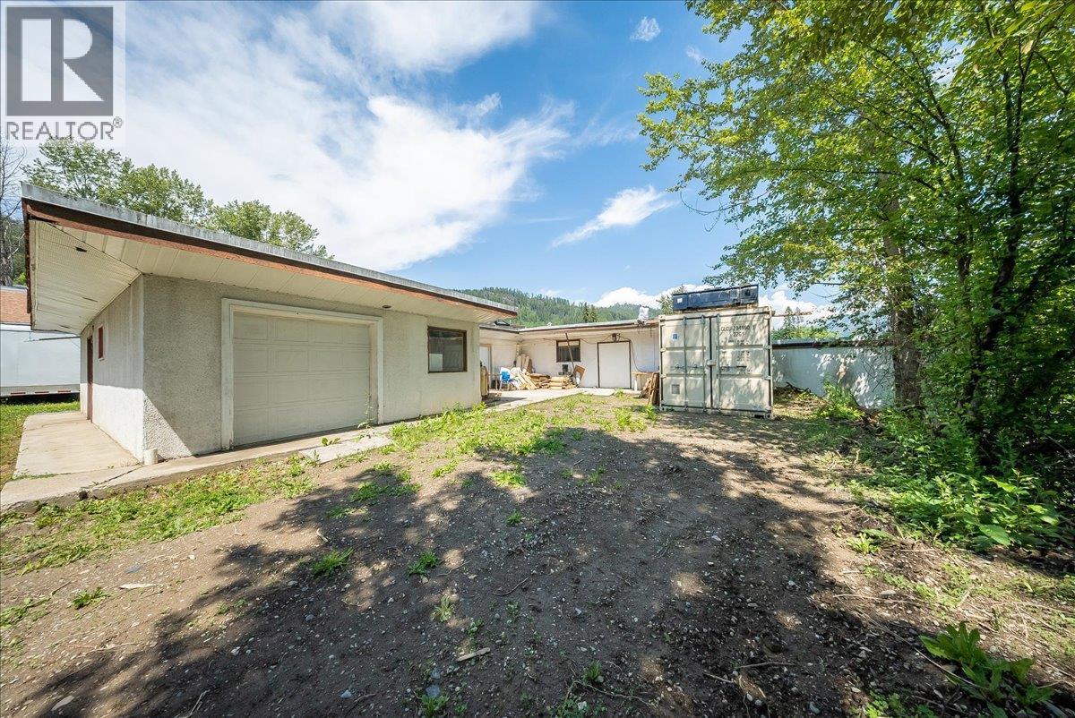 1846 First Street, Fruitvale, BC