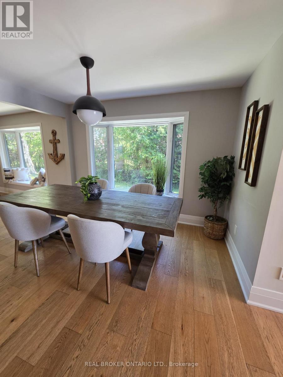 943 Barry Avenue, Innisfil, ON