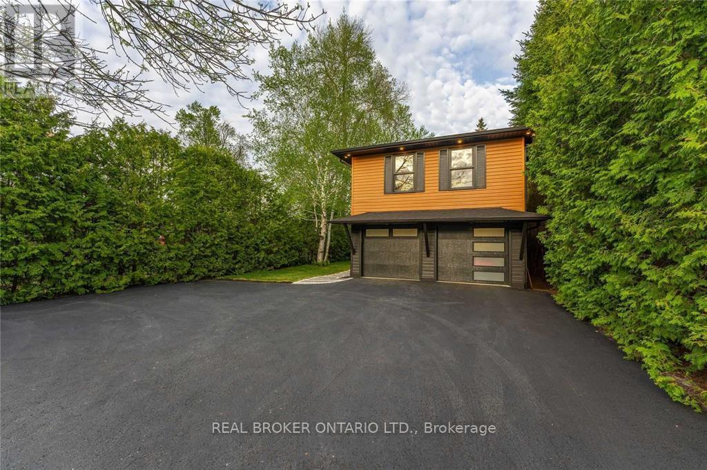 943 Barry Avenue, Innisfil, ON