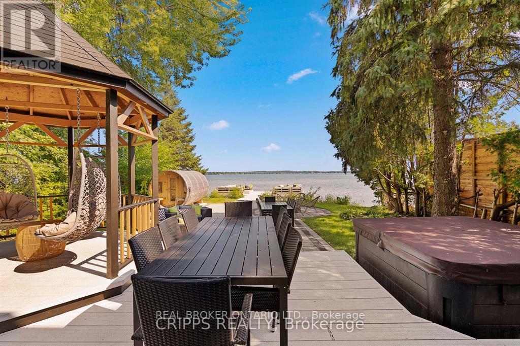 943 Barry Avenue, Innisfil, ON