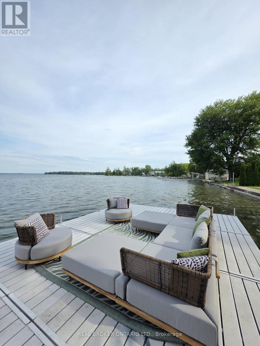 943 Barry Avenue, Innisfil, ON