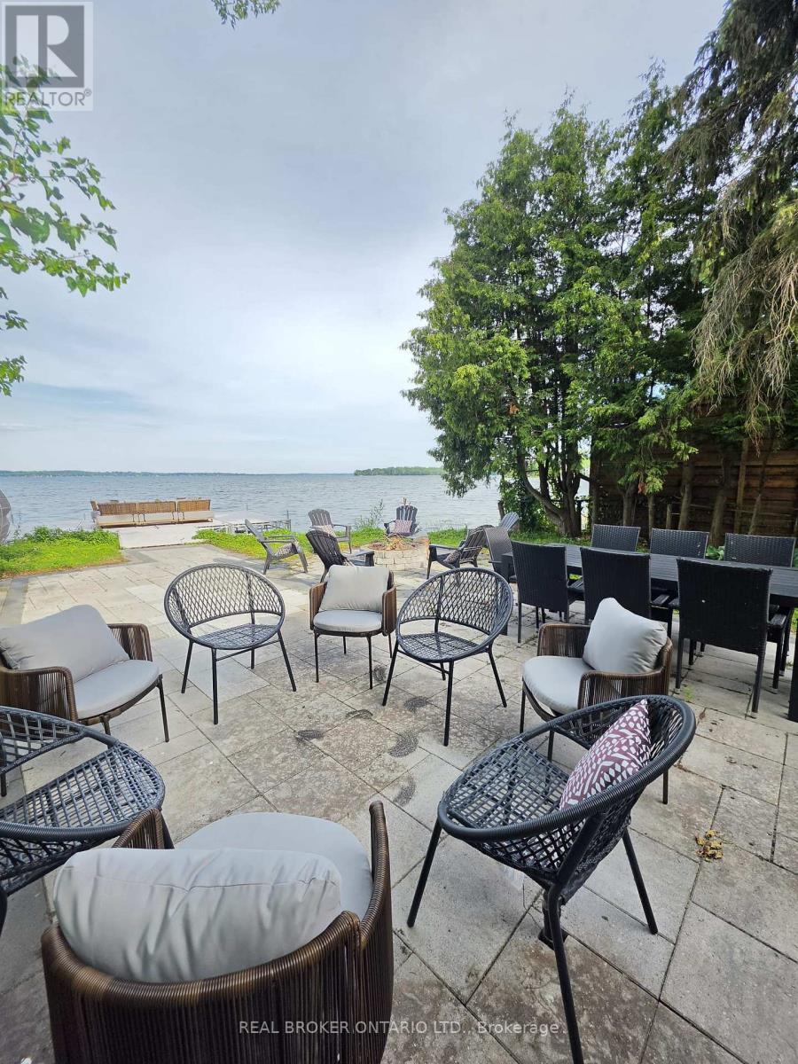 943 Barry Avenue, Innisfil, ON