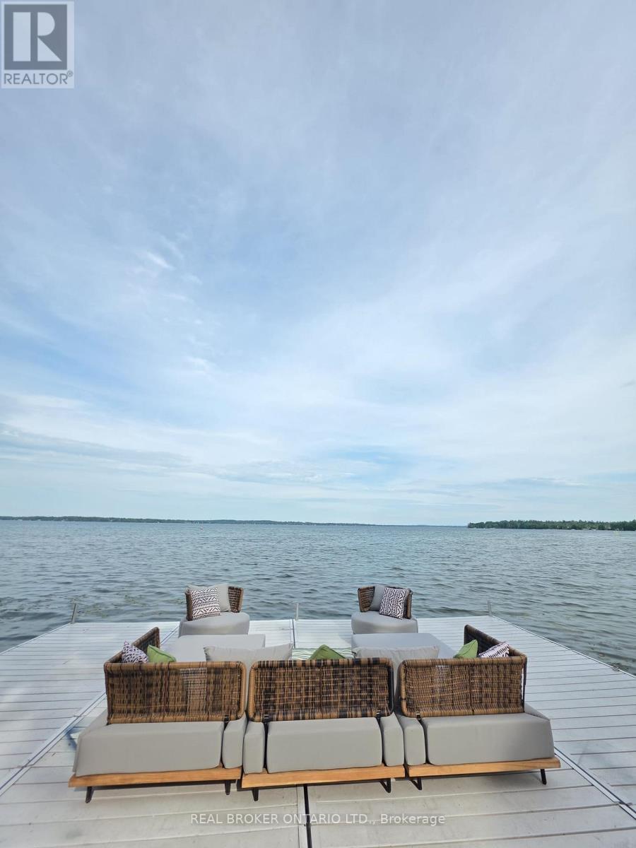 943 Barry Avenue, Innisfil, ON