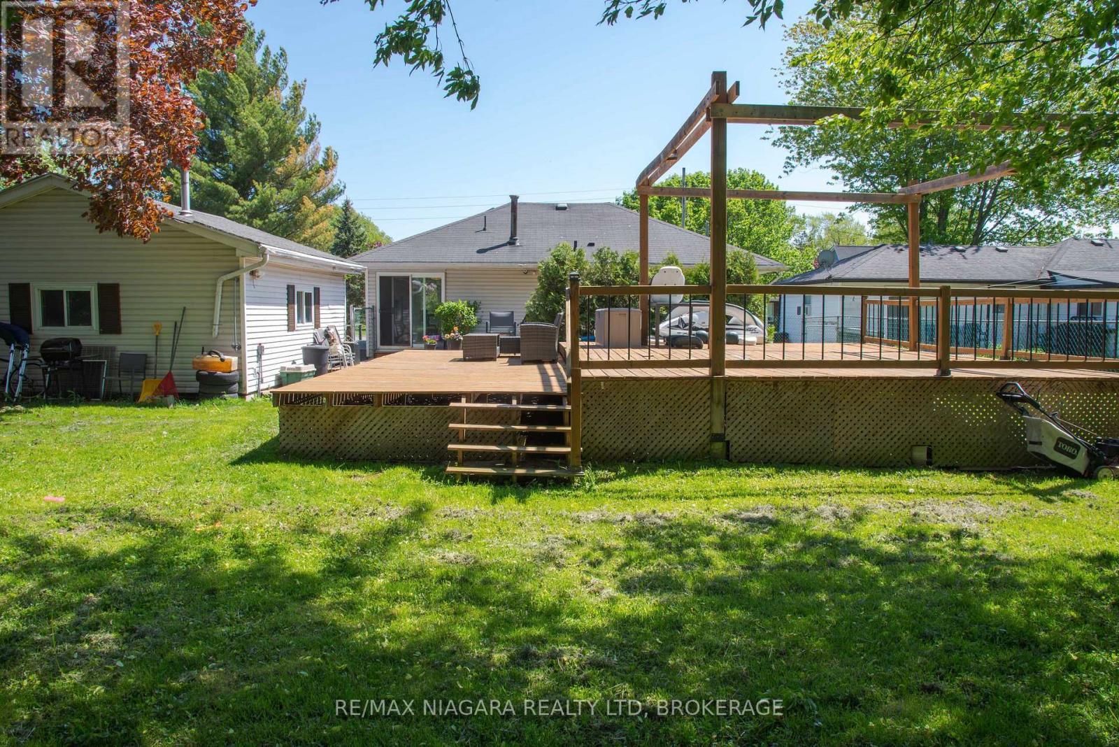2868 June Road, Port Colborne (Sherkston), ON - Outdoor With Deck Patio Veranda