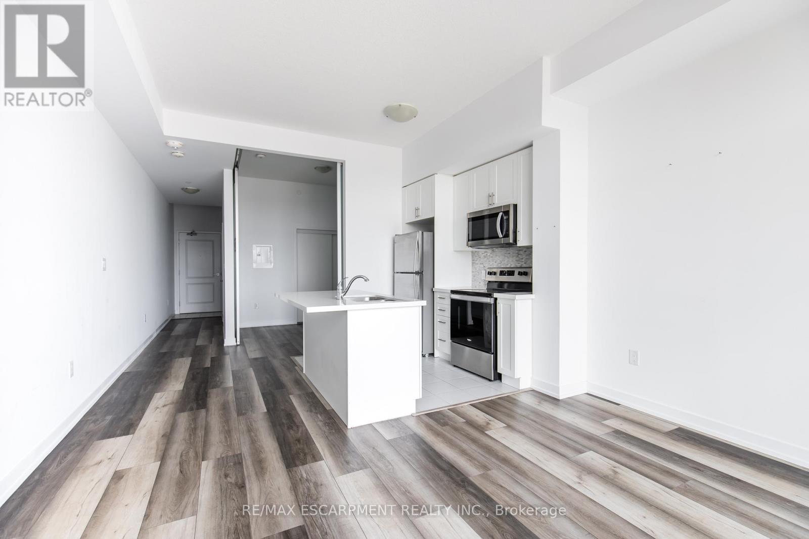 416 - 450 Dundas Street E, Hamilton, ON - Indoor Photo Showing Kitchen