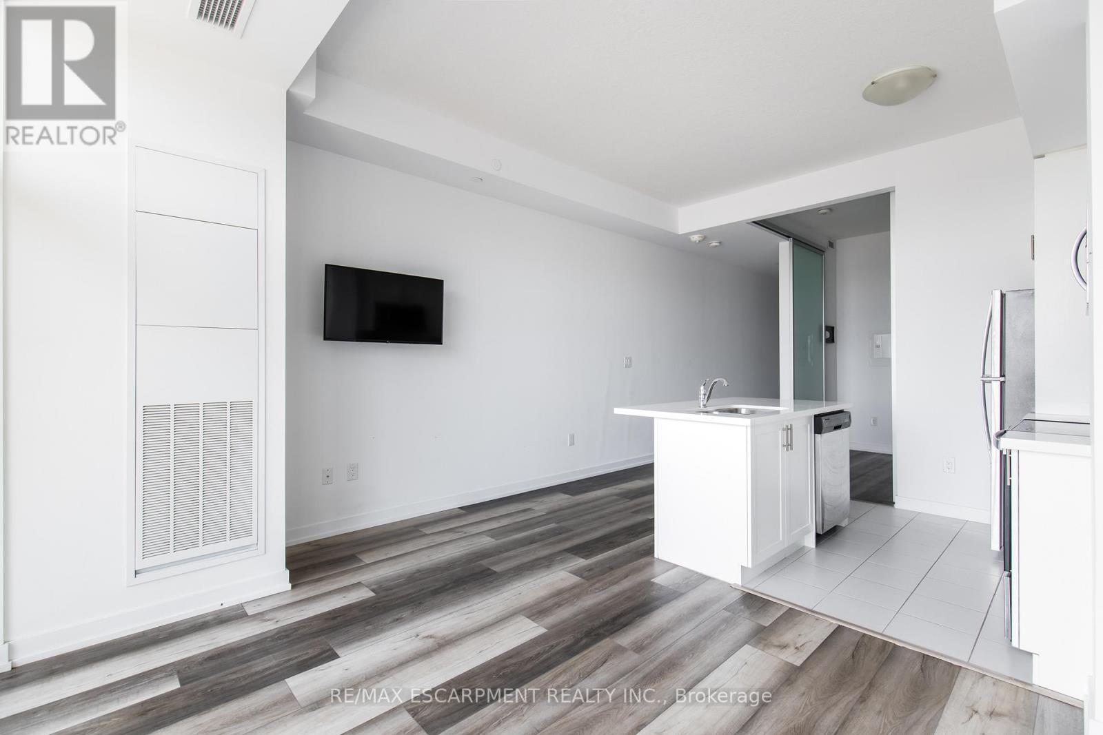 416 - 450 Dundas Street E, Hamilton, ON - Indoor