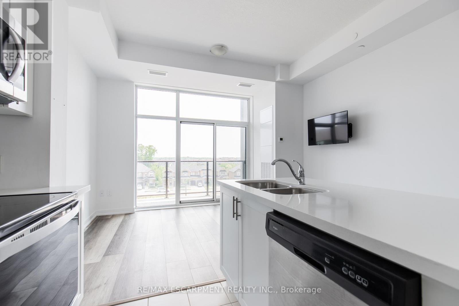 416 - 450 Dundas Street E, Hamilton, ON - Indoor Photo Showing Kitchen With Double Sink