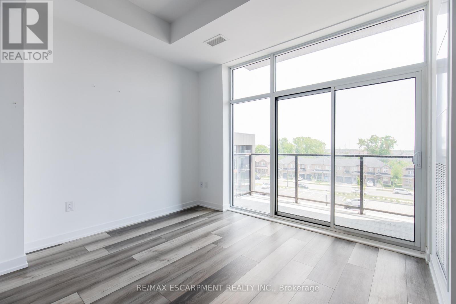 416 - 450 Dundas Street E, Hamilton, ON - Indoor Photo Showing Other Room