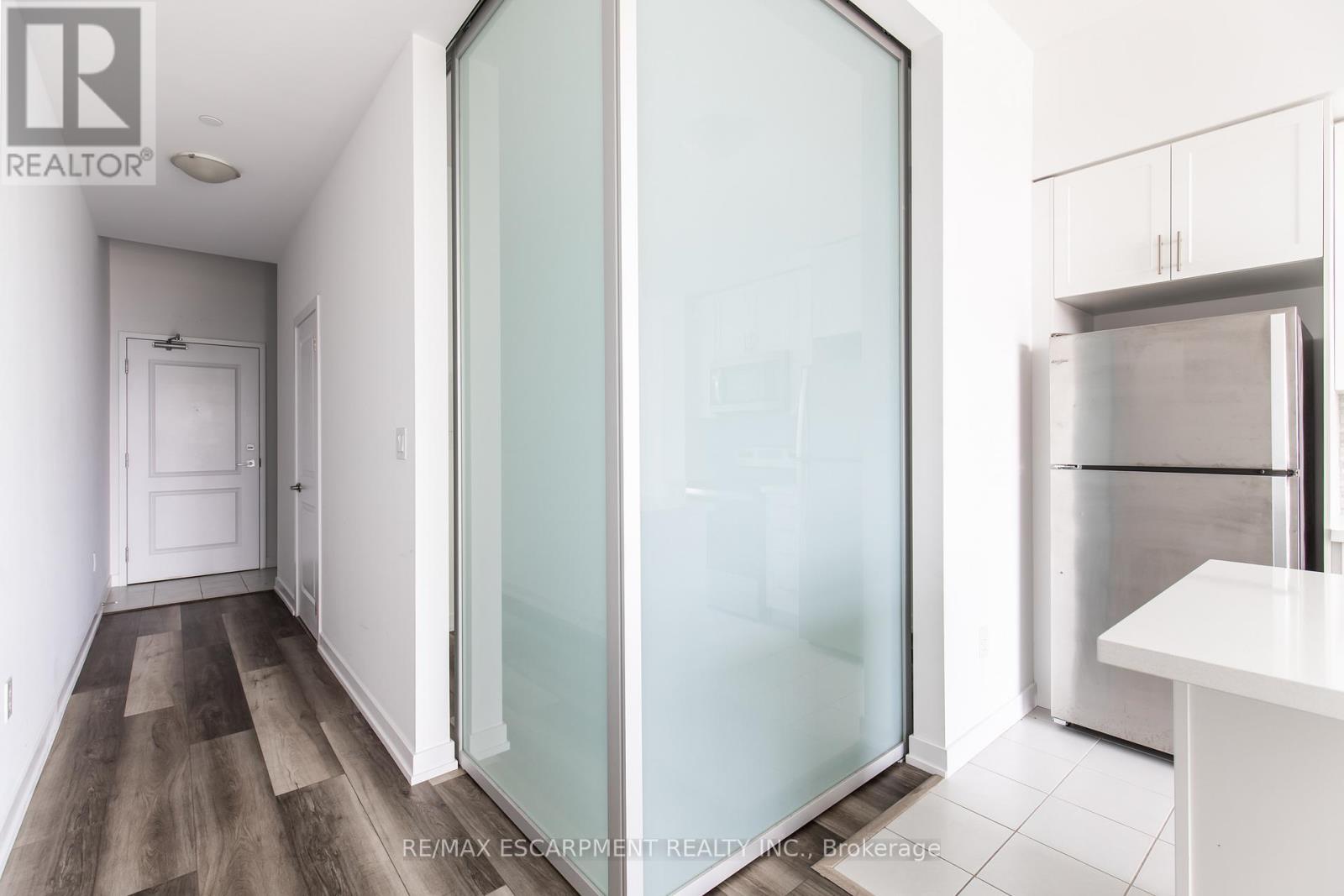 416 - 450 Dundas Street E, Hamilton, ON - Indoor