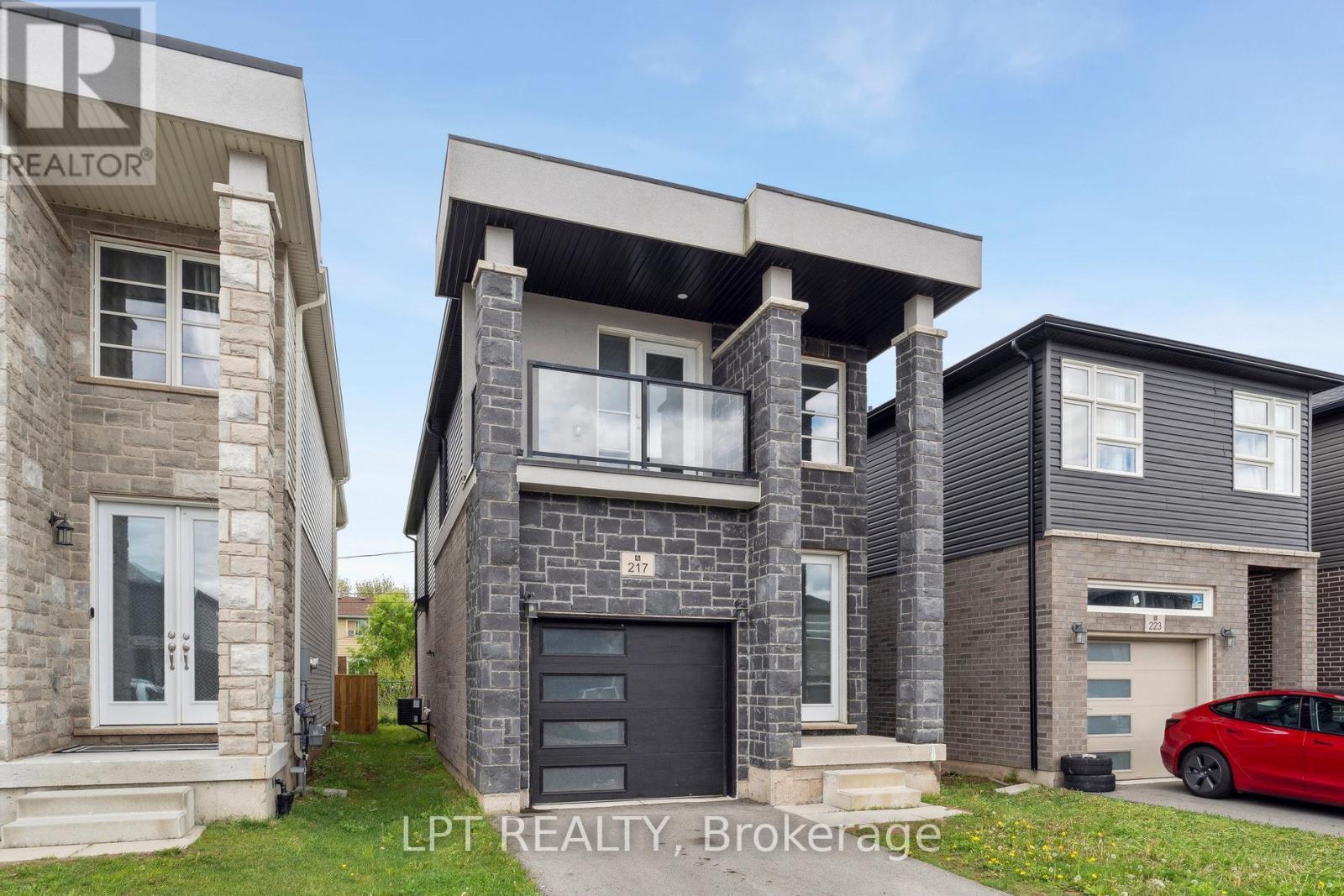 217 Louise Street, Welland, ON - Outdoor With Facade