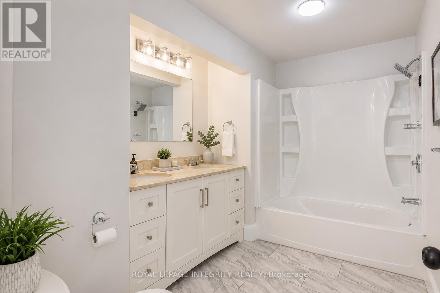 Bathroom - 81 Burland Street, Ottawa, ON