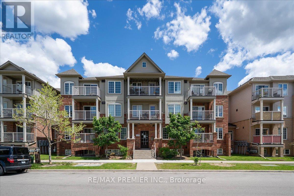8 - 141 Isaac Devins Boulevard, Toronto, ON