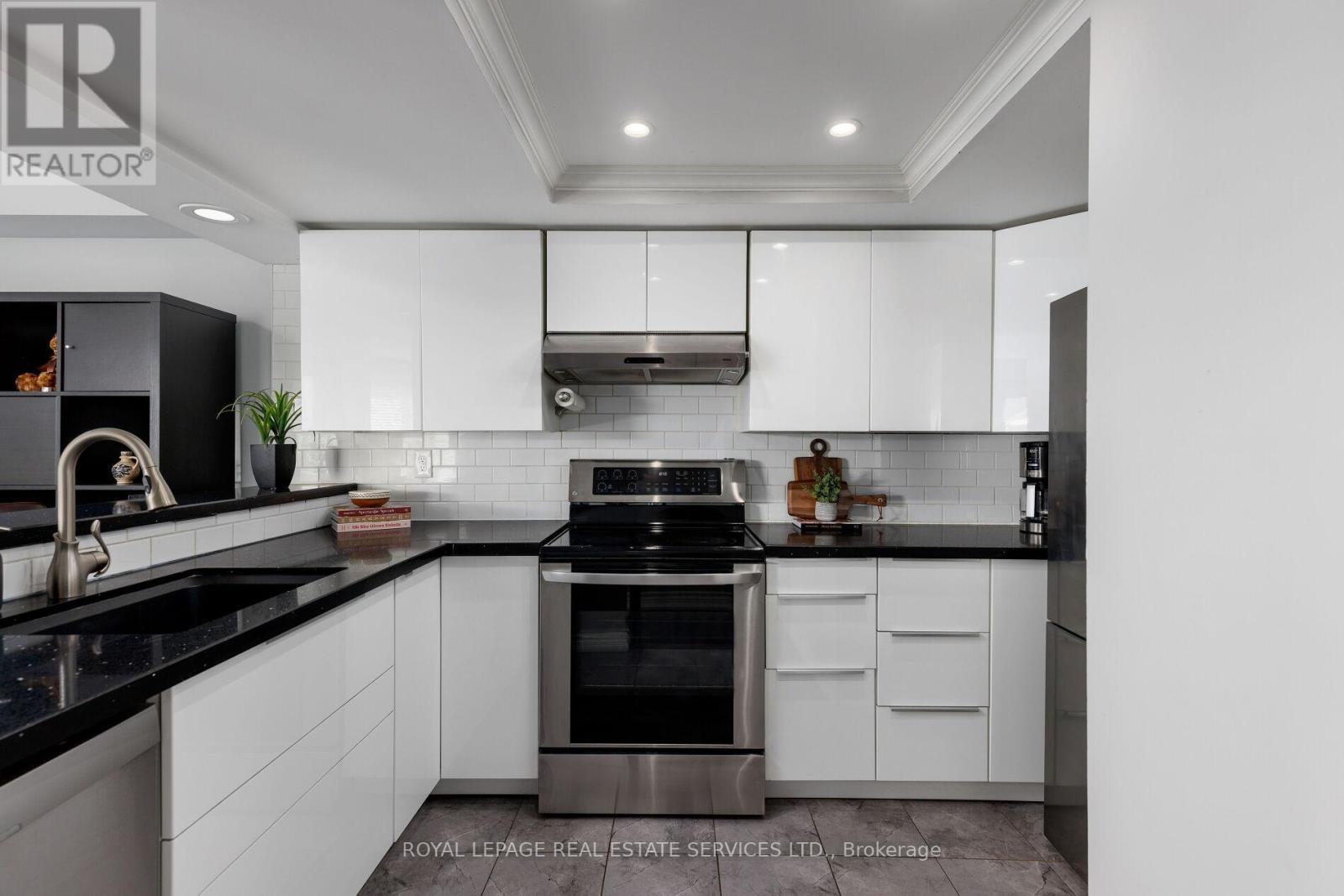 174 - 75 Bristol Road E, Mississauga, ON