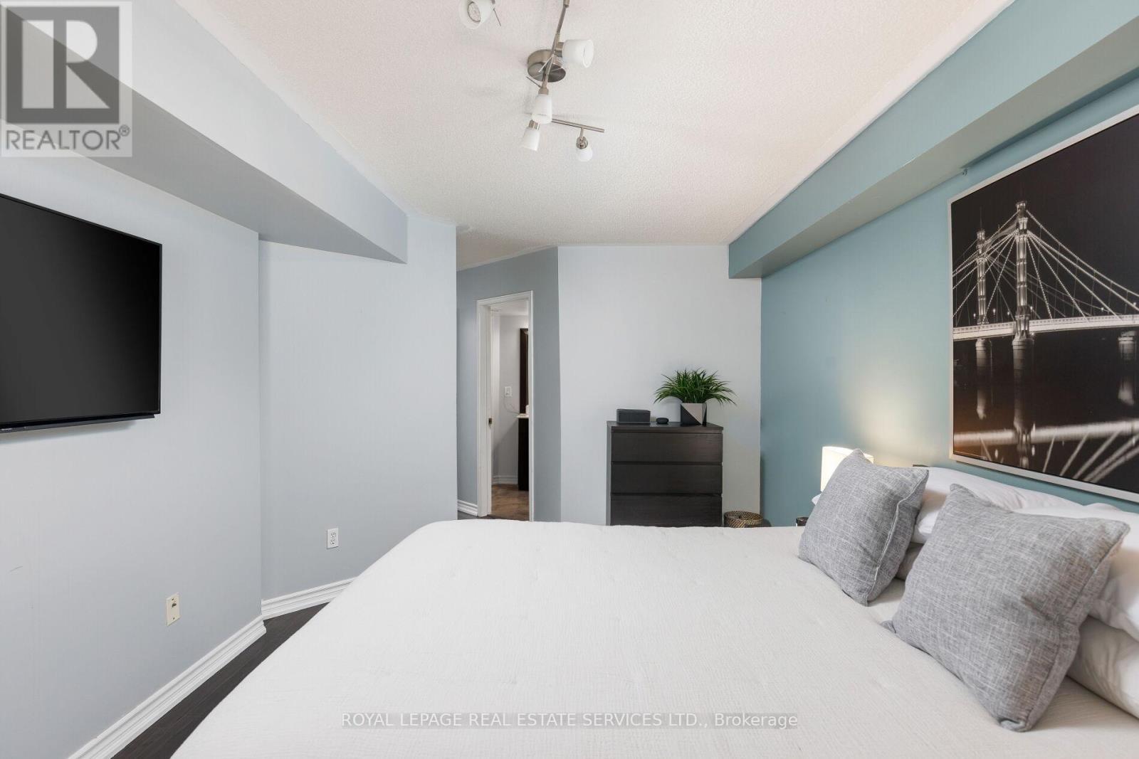 174 - 75 Bristol Road E, Mississauga, ON
