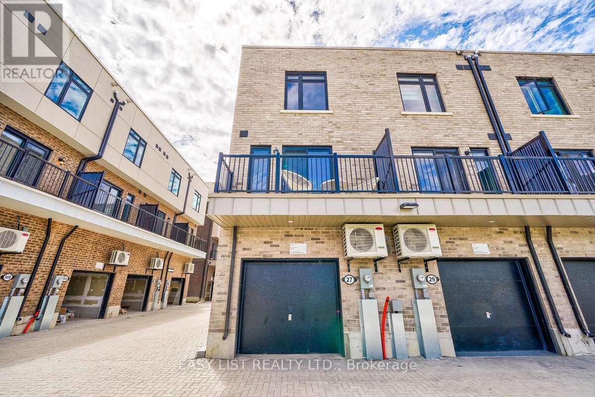 27 Spruce Pines Crescent, Toronto, ON