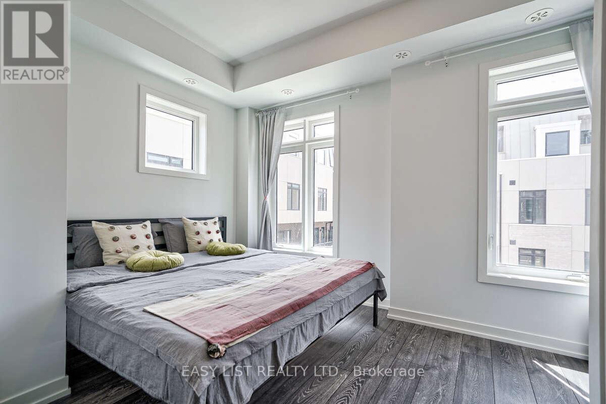27 Spruce Pines Crescent, Toronto, ON