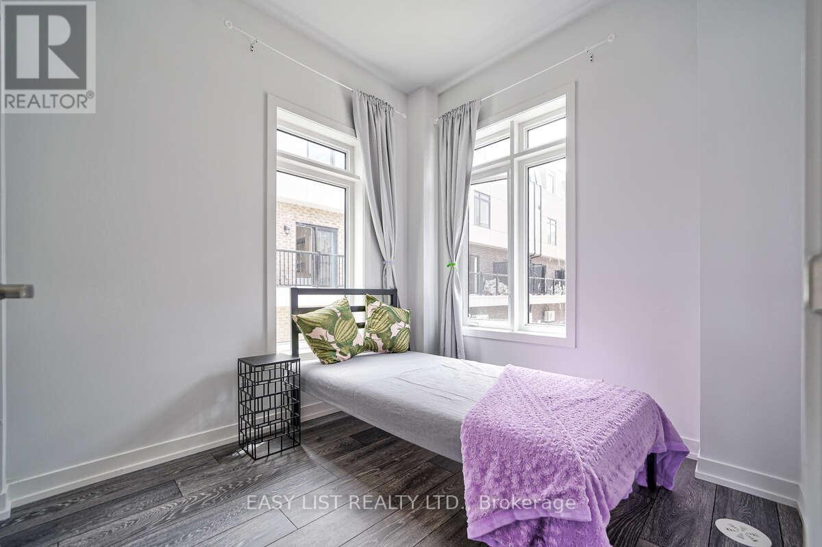 27 Spruce Pines Crescent, Toronto, ON