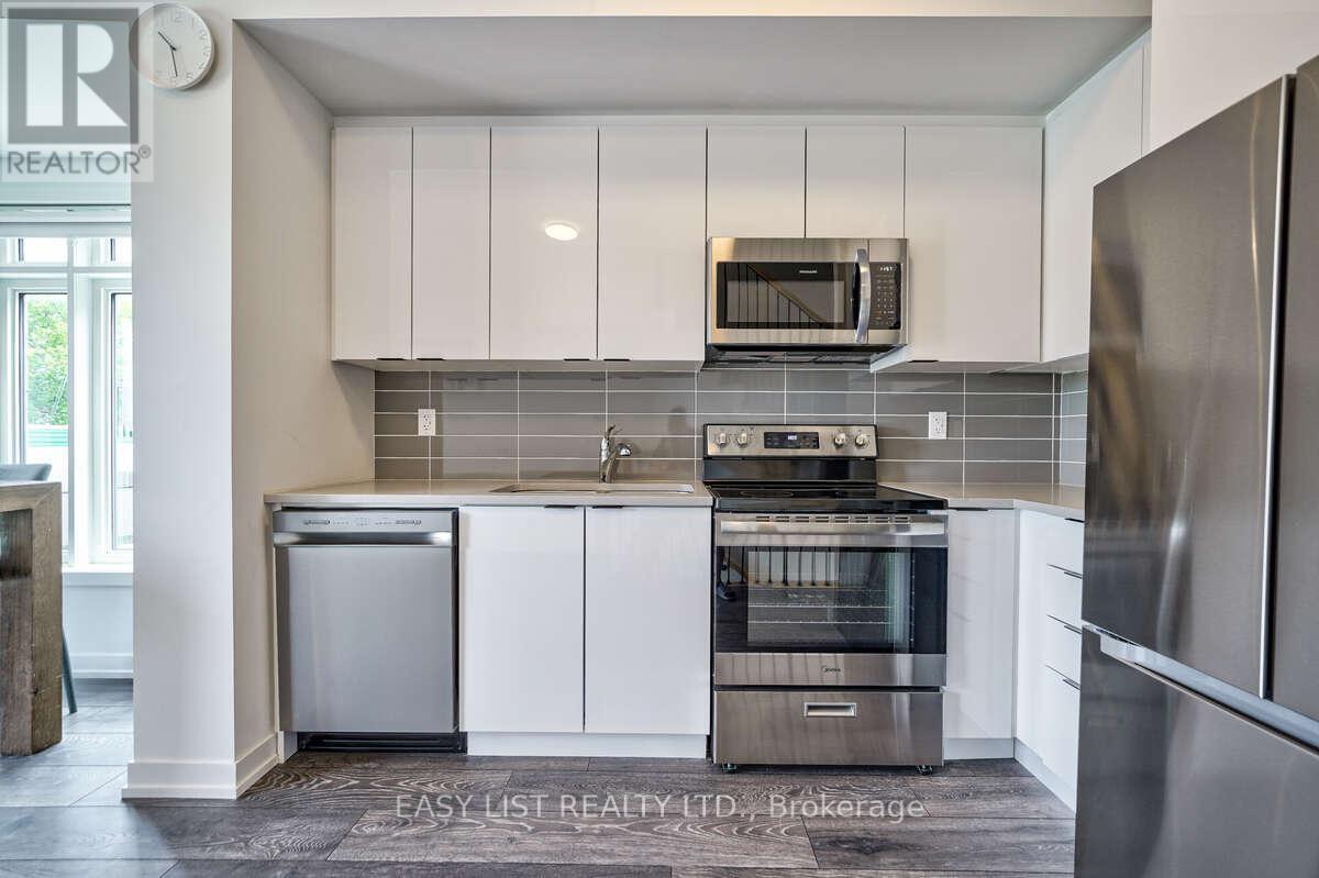 27 Spruce Pines Crescent, Toronto, ON