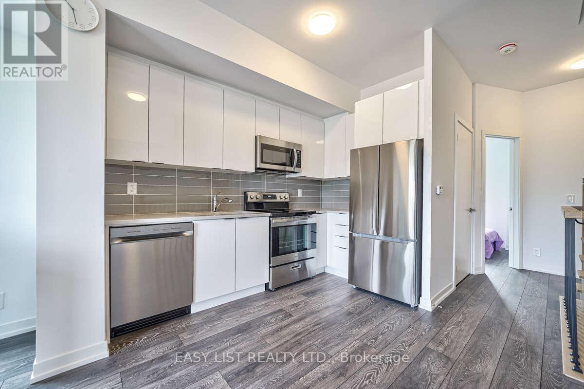 27 Spruce Pines Crescent, Toronto, ON