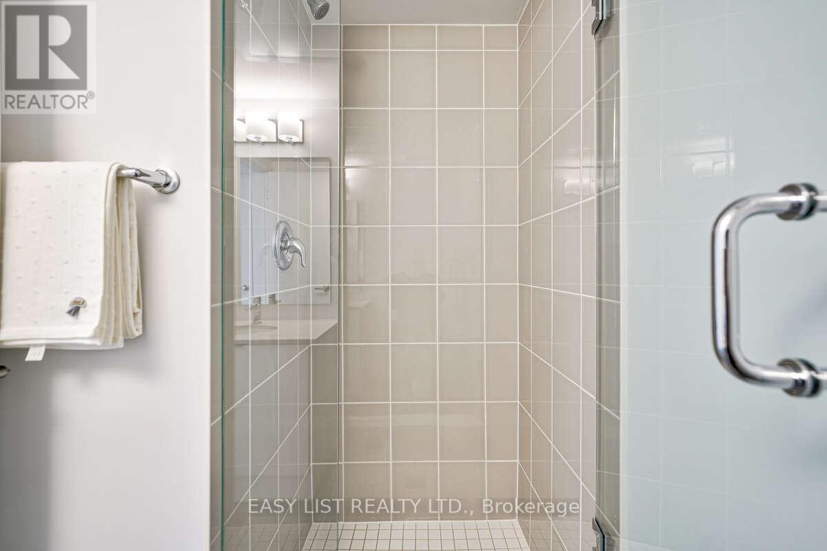 27 Spruce Pines Crescent, Toronto, ON