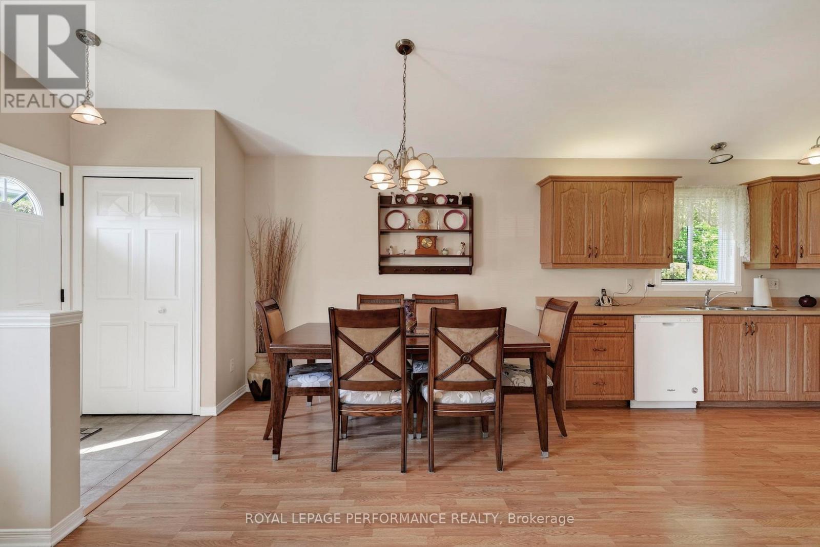 1506 Frank Court, Cornwall, ON - Indoor Photo Showing Dining Room
