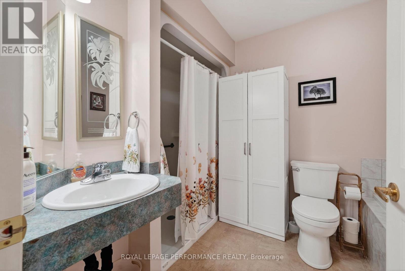1506 Frank Court, Cornwall, ON - Indoor Photo Showing Bathroom