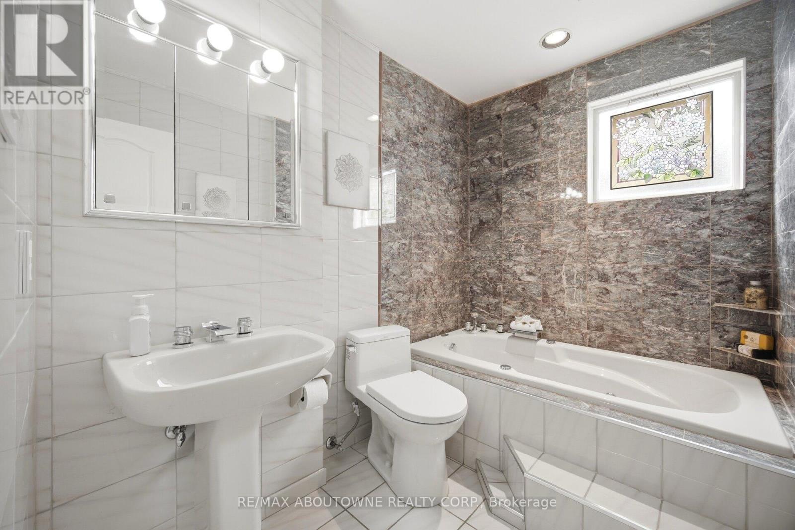 41 Plainsman Road, Mississauga, ON