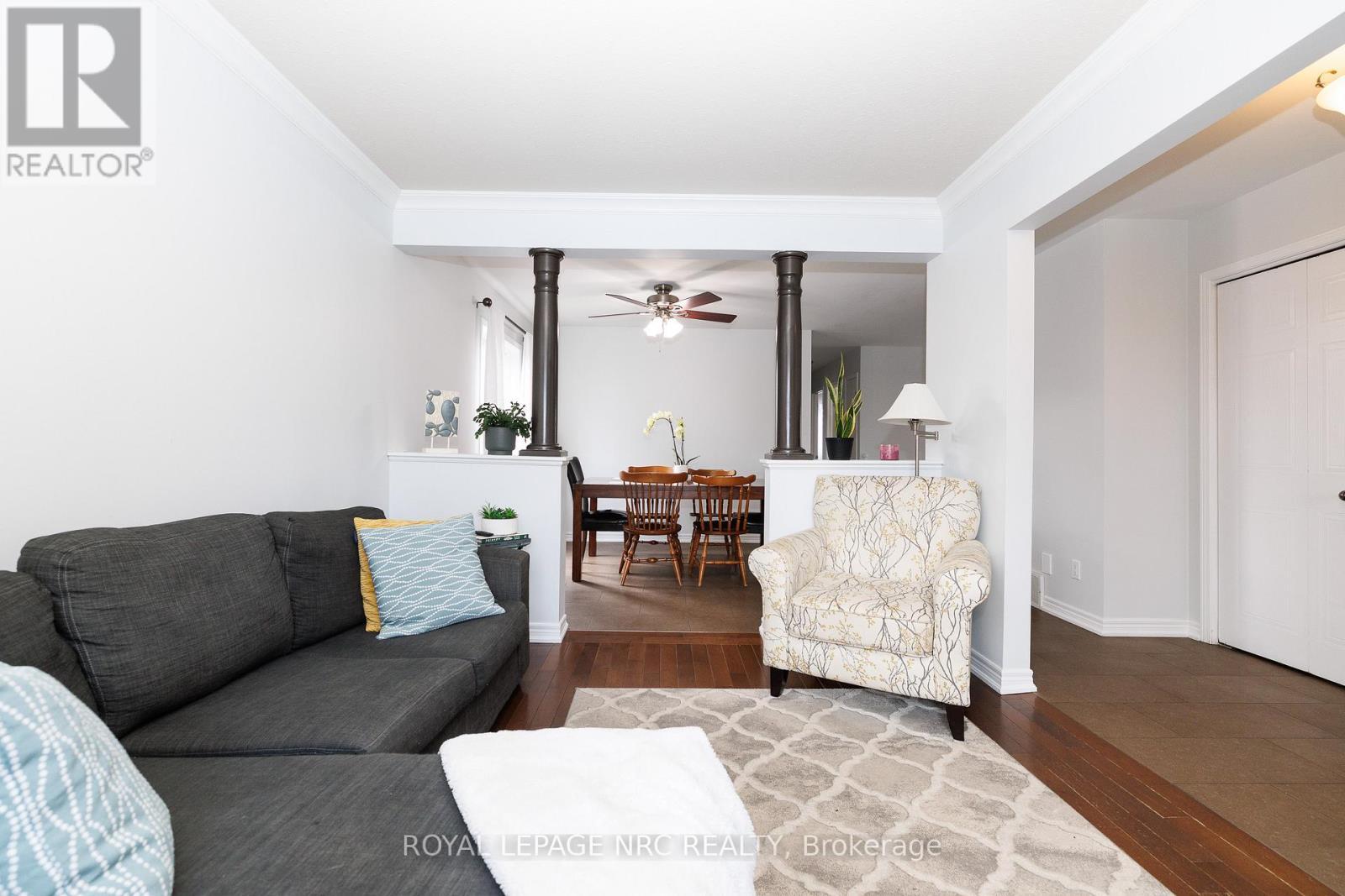 Living room - 16 Leonard Drive, St. Catharines (Rykert/Vansickle), ON