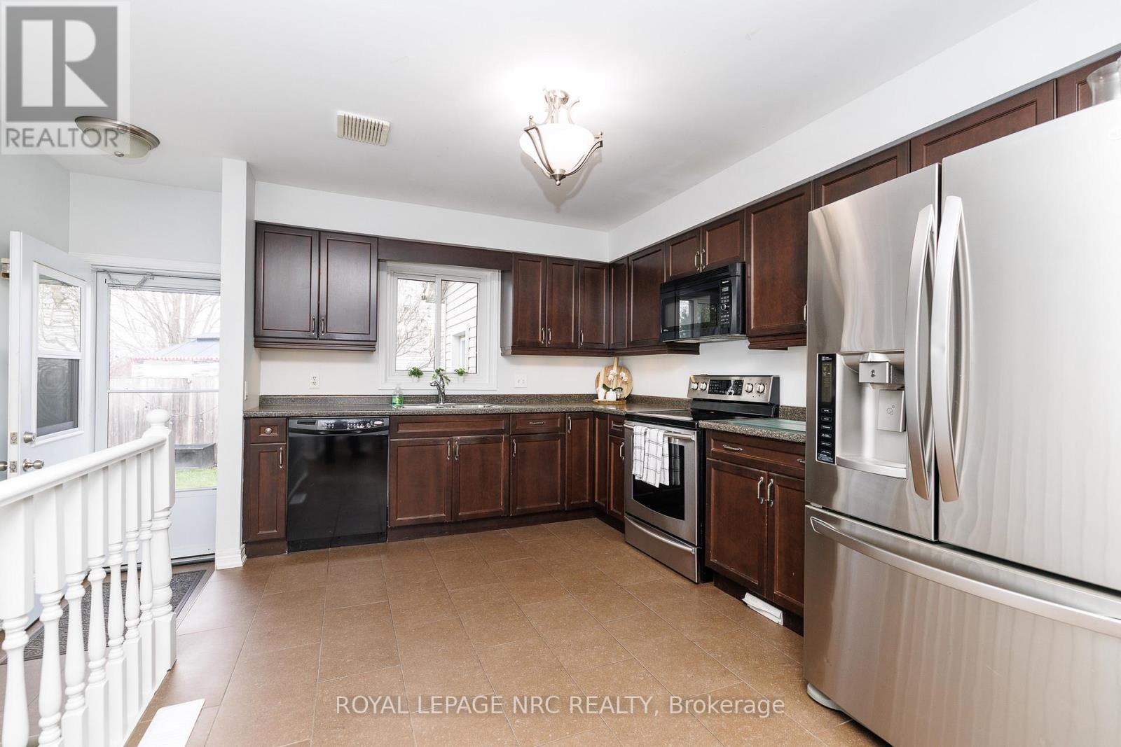 Kitchen - 16 Leonard Drive, St. Catharines (Rykert/Vansickle), ON